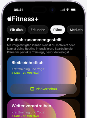 Die Apple Fitness+ App auf einem iPhone zeigt den Tab „Pläne“ mit den „Für dich zusammengestellt“ Plänen mit den Namen „Bleib einheitlich“ und „Weiter vorantreiben“