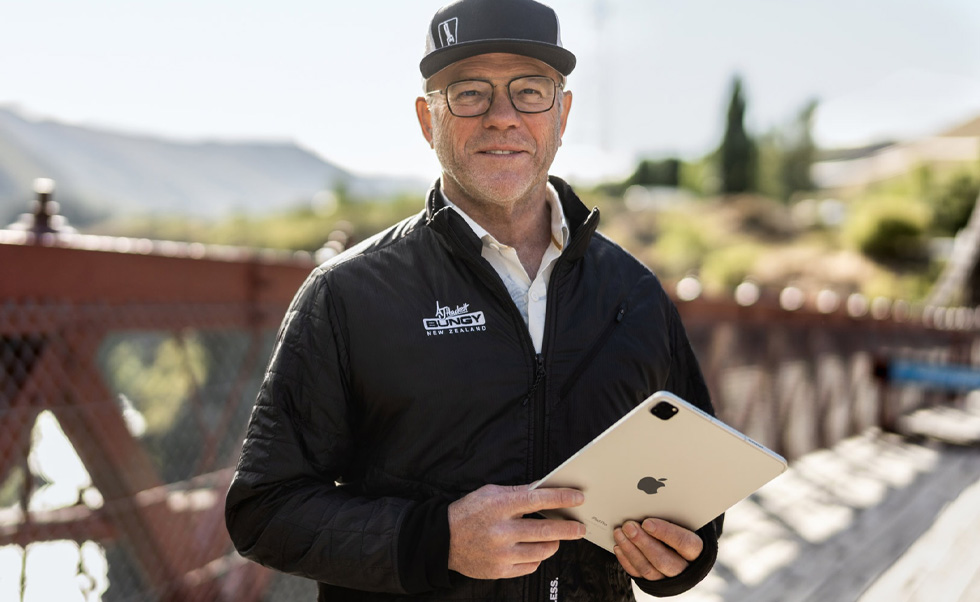 Henry van Asch é diretor executivo e cofundador da AJ Hackett Bungy New Zealand.