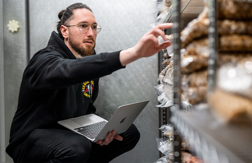 A Apple está presente nos processos de inventário, receção e distribuição do Señor Sisig.