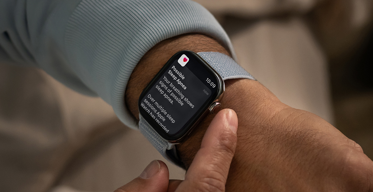 Um Apple Watch exibe uma notificação de possível apneia do sono.