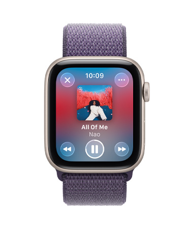 Apple Watch SE 3, алуминиев корпус, астро бял цвят, плейбек, Apple Music, дясна страна, Digital Crown, каишка, Sport Loop, цвят лилава мъгла