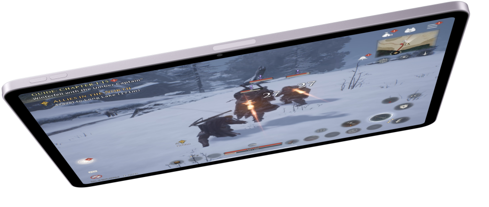 جهاز iPad Air في الوضع الأفقي يعرض لعبة فيديو، وتحته موديلان آخران من iPad Air